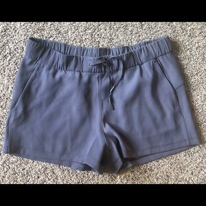 Lululemon On the Fly Short *Woven *2.5”